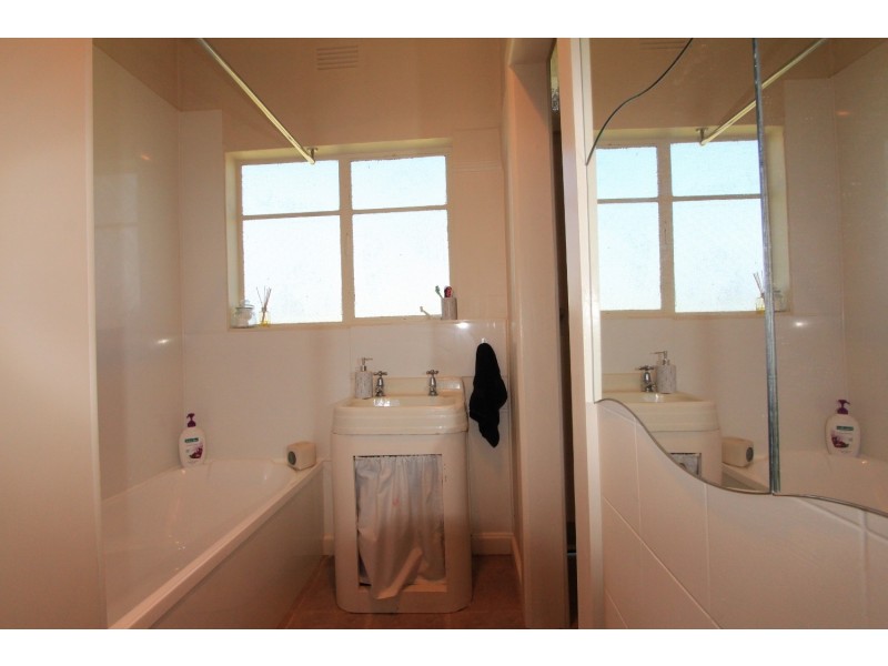 4 Poplar Street, Golden Square VIC 3555
