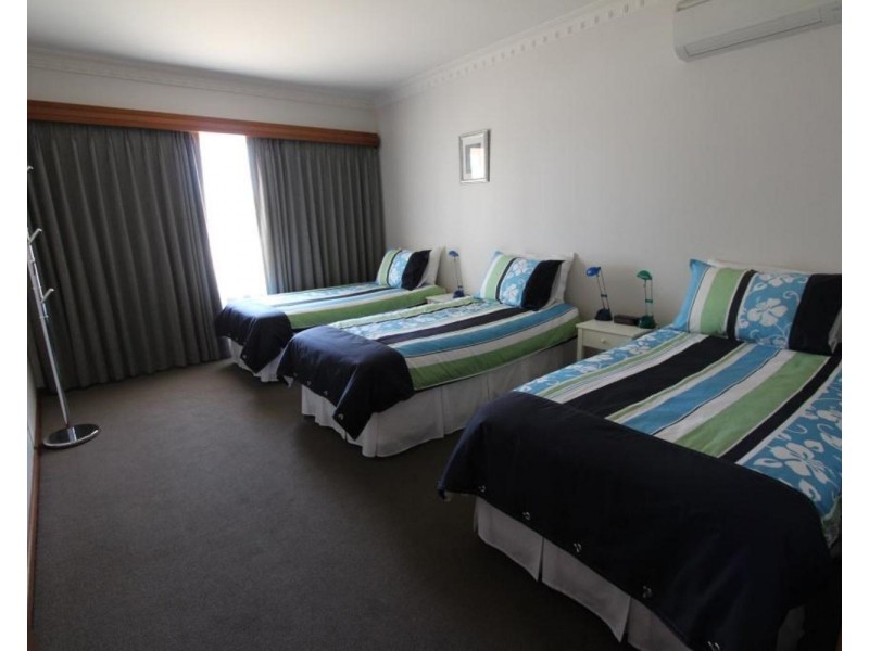 222 High Street, Kangaroo Flat VIC 3555