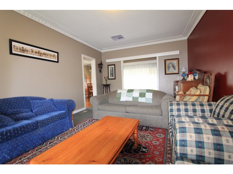 8 Fifth Avenue, White Hills VIC 3550