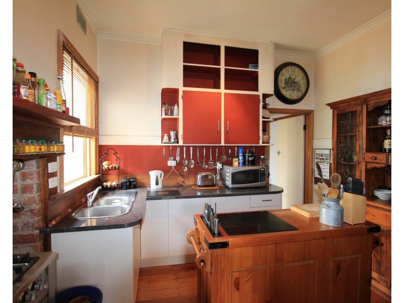 2  Carpenter Street, Kangaroo Flat VIC 3555