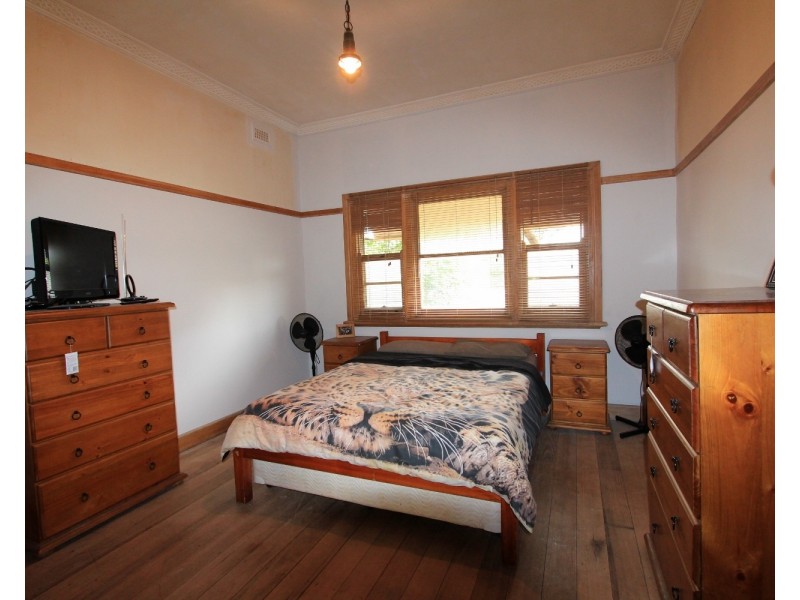 2  Carpenter Street, Kangaroo Flat VIC 3555