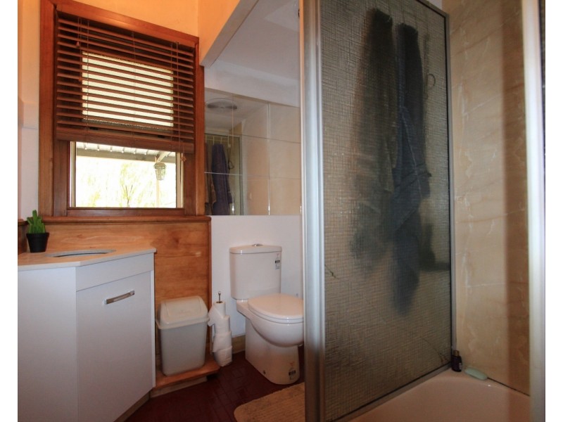 2  Carpenter Street, Kangaroo Flat VIC 3555