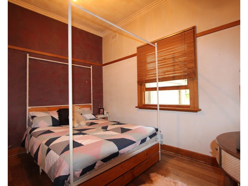 2  Carpenter Street, Kangaroo Flat VIC 3555