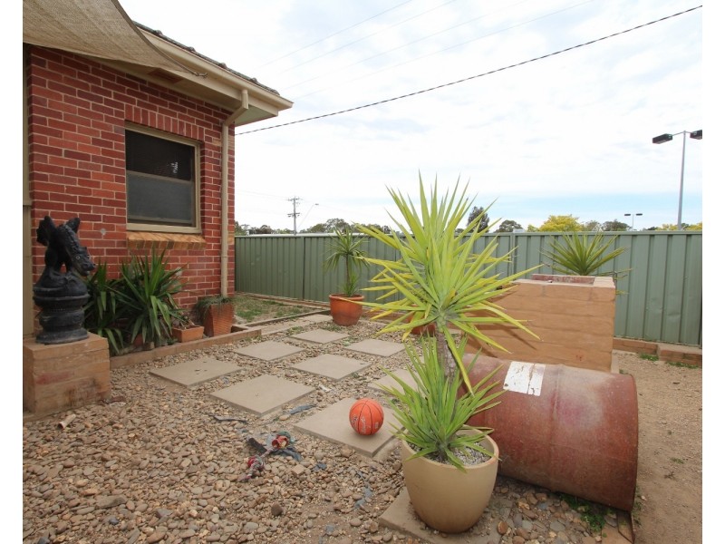 2  Carpenter Street, Kangaroo Flat VIC 3555