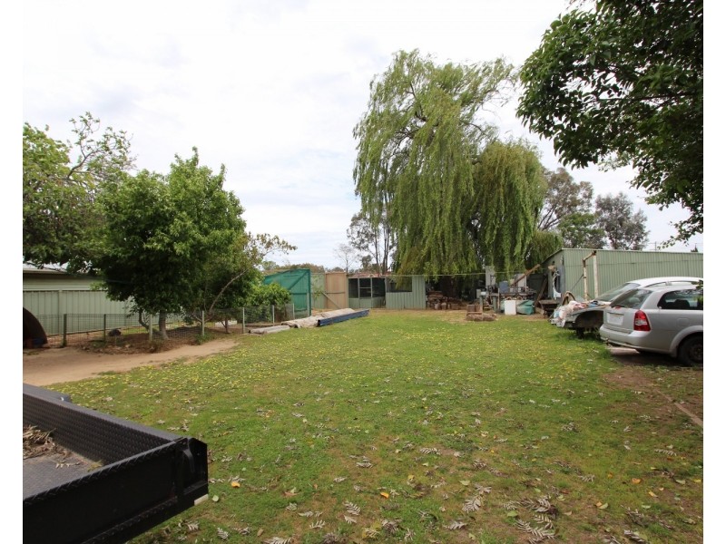 2  Carpenter Street, Kangaroo Flat VIC 3555