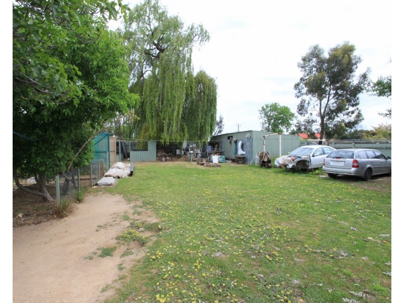 2  Carpenter Street, Kangaroo Flat VIC 3555