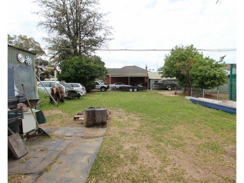 2  Carpenter Street, Kangaroo Flat VIC 3555