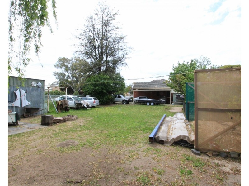 2  Carpenter Street, Kangaroo Flat VIC 3555