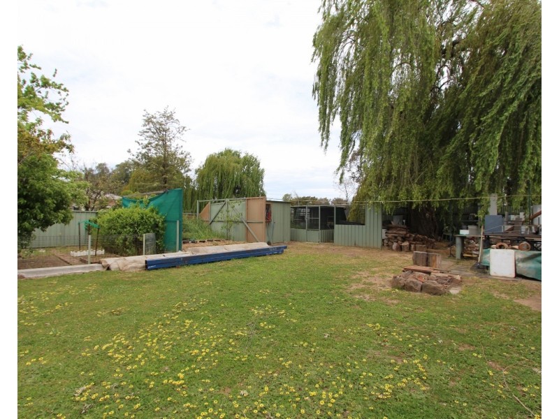 2  Carpenter Street, Kangaroo Flat VIC 3555