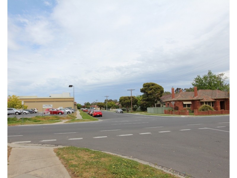 2  Carpenter Street, Kangaroo Flat VIC 3555