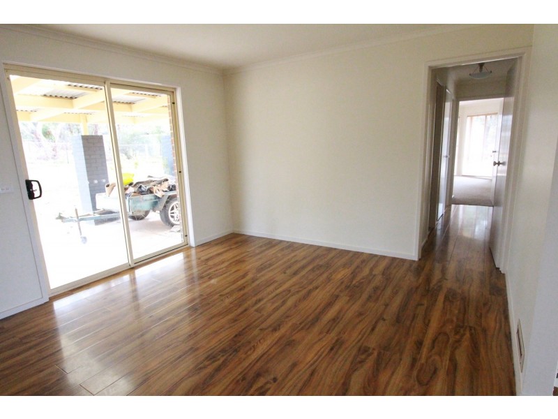 8 Settlers Place, Maiden Gully VIC 3551