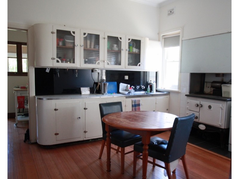 86 Neale Street, Kennington VIC 3550