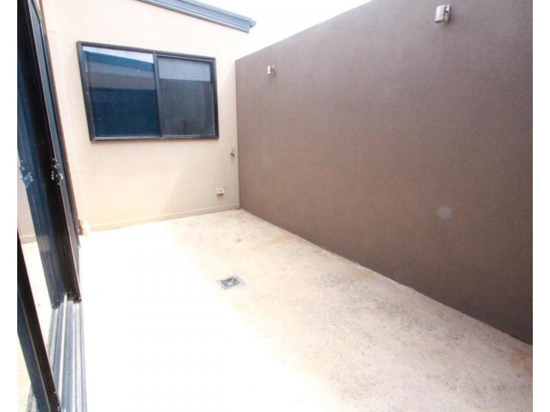 1/17 Osborne Street, Flora Hill VIC 3550