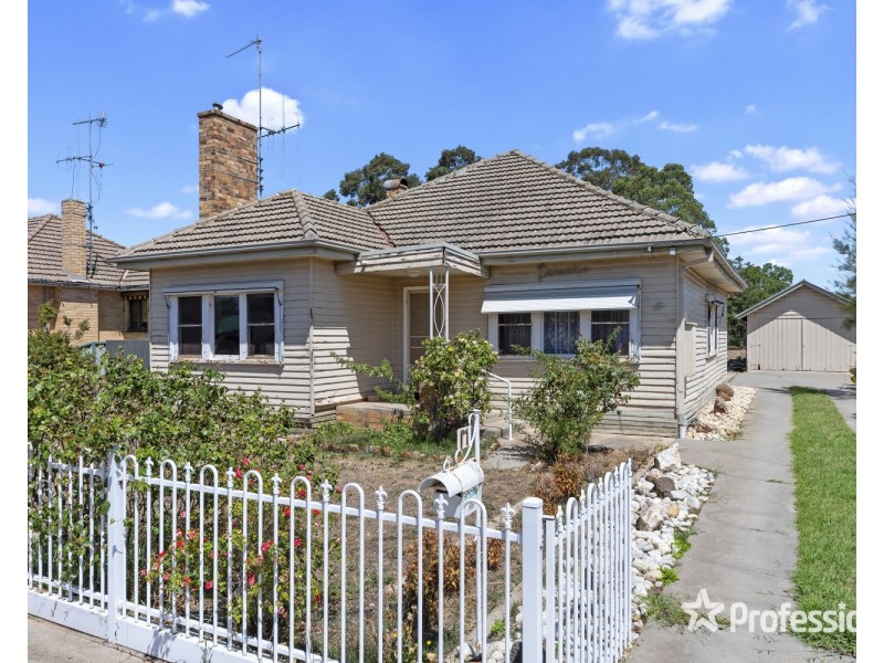 17 Olympic Parade, Kangaroo Flat VIC 3555
