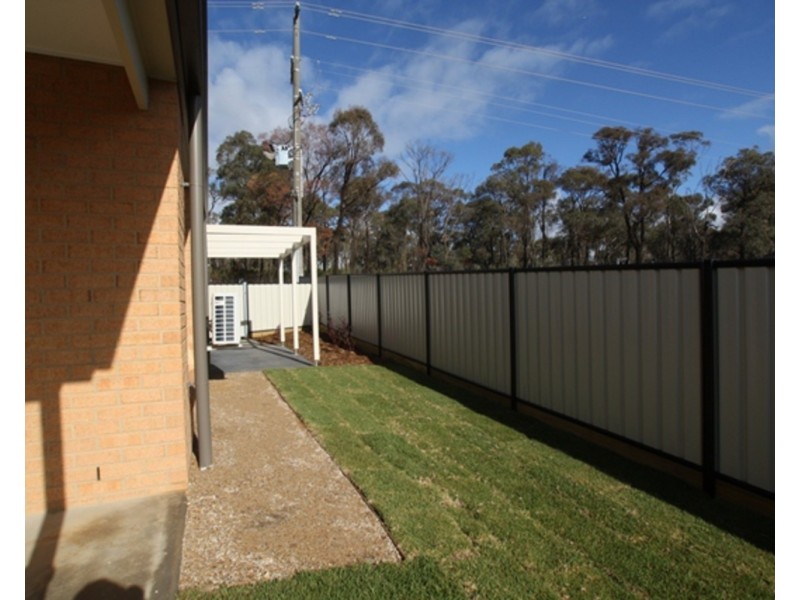 138 Wesley Street, Kangaroo Flat VIC 3555