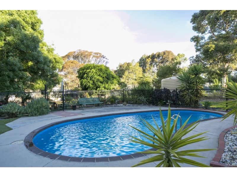 68 Rohs Road, East Bendigo VIC 3550