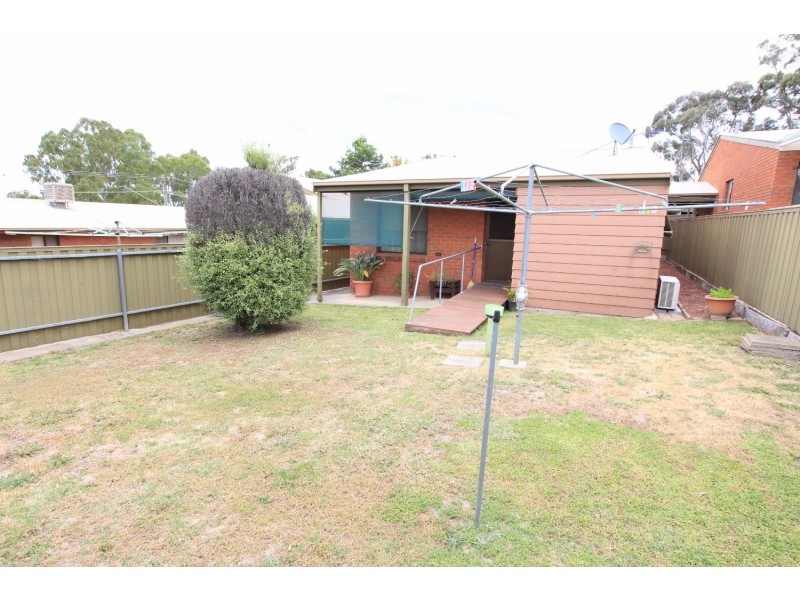 2/256 Mackenzie (West) Street, Kangaroo Flat VIC 3555