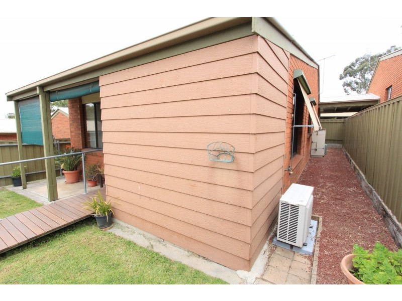 2/256 Mackenzie (West) Street, Kangaroo Flat VIC 3555