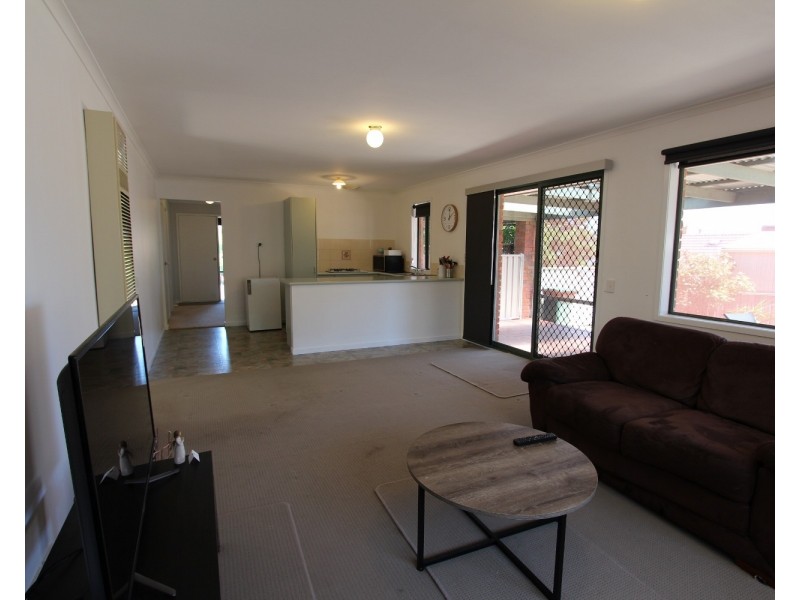 4 Liepoldt Rise, Golden Square VIC 3555