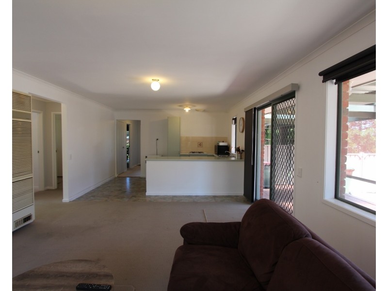4 Liepoldt Rise, Golden Square VIC 3555