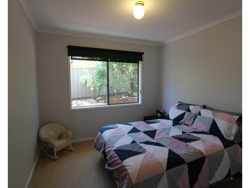 4 Liepoldt Rise, Golden Square VIC 3555