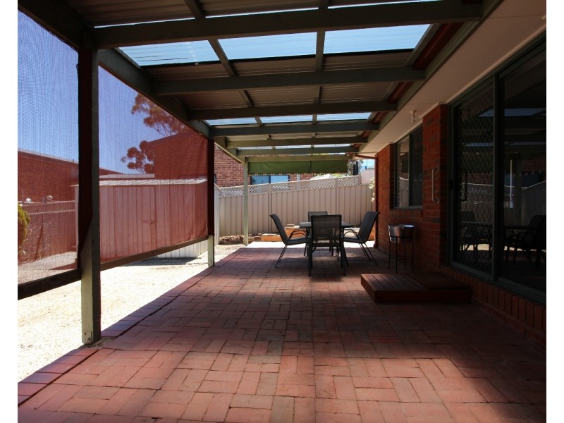 4 Liepoldt Rise, Golden Square VIC 3555