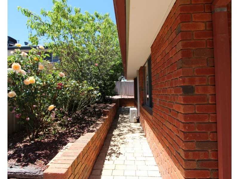 4 Liepoldt Rise, Golden Square VIC 3555