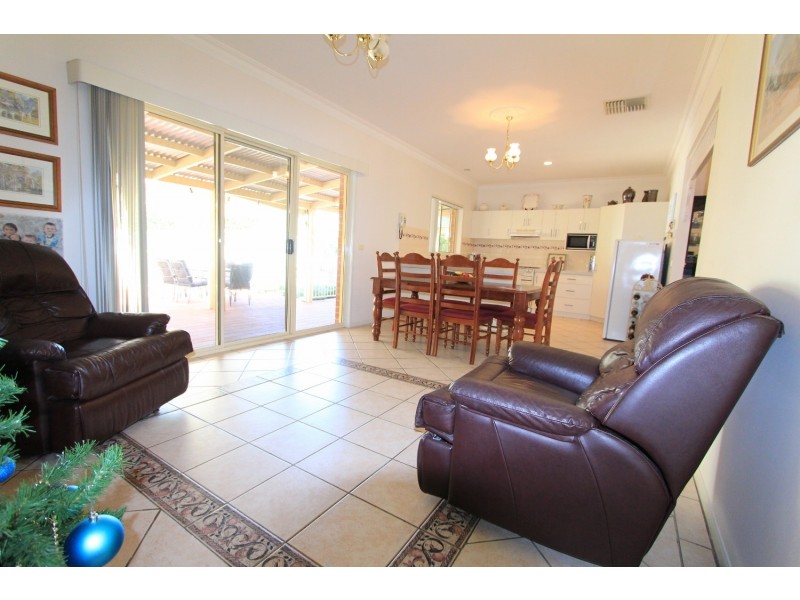 4 McCalman Court, Strathdale VIC 3550