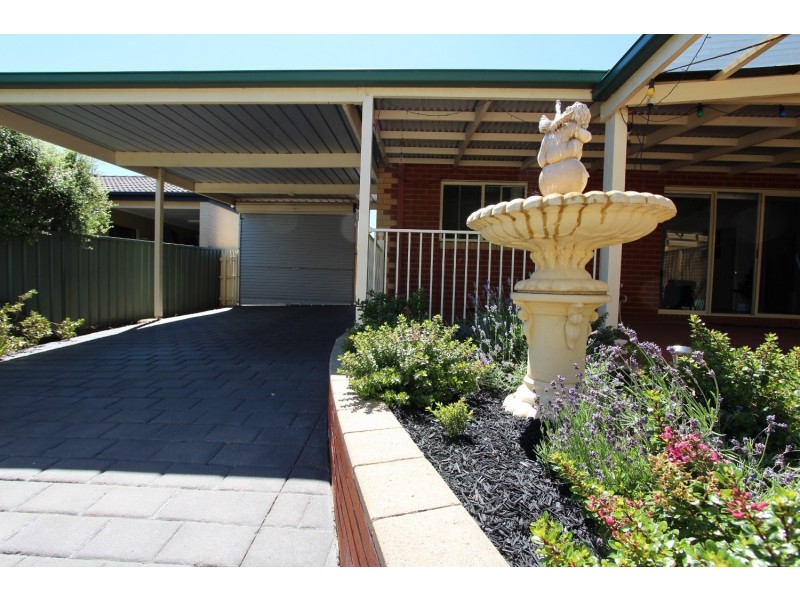 4 McCalman Court, Strathdale VIC 3550