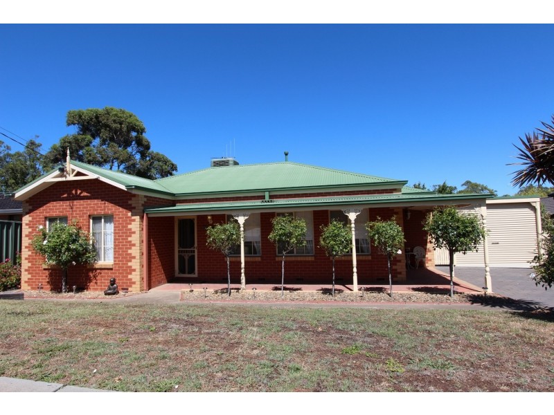 4 McCalman Court, Strathdale VIC 3550