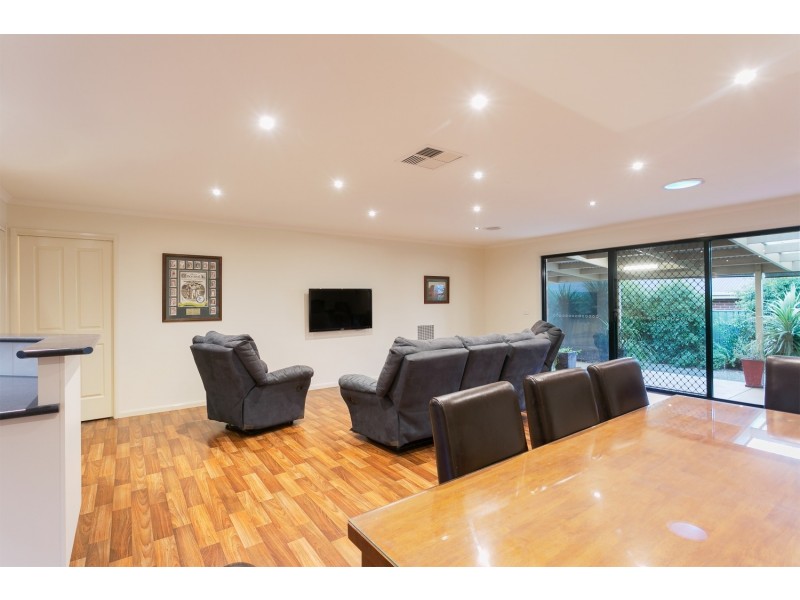 14 Meadows Way, Maiden Gully VIC 3551