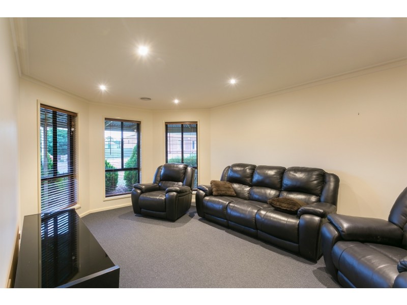 14 Meadows Way, Maiden Gully VIC 3551