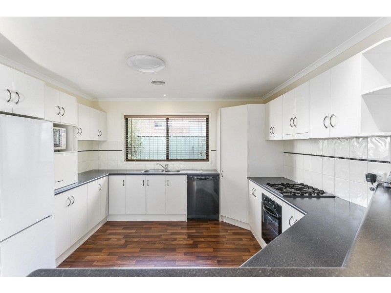 14 Meadows Way, Maiden Gully VIC 3551