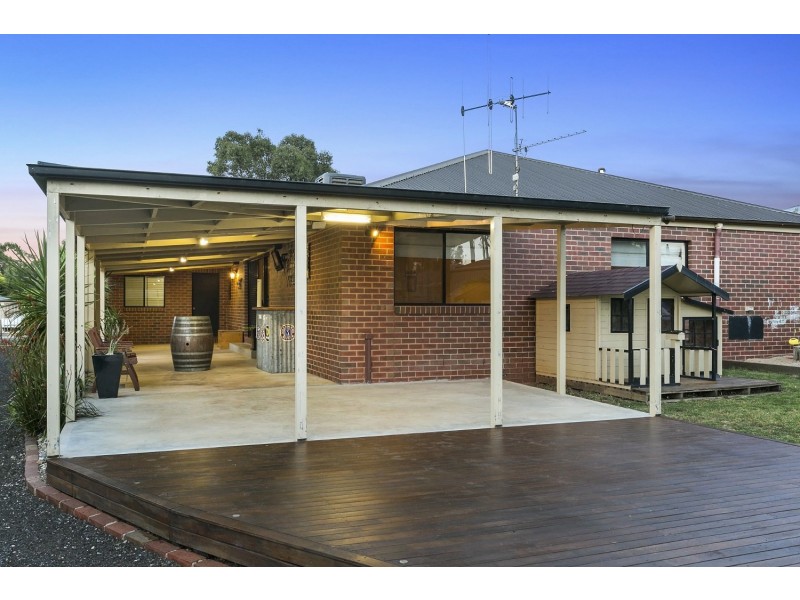 14 Meadows Way, Maiden Gully VIC 3551