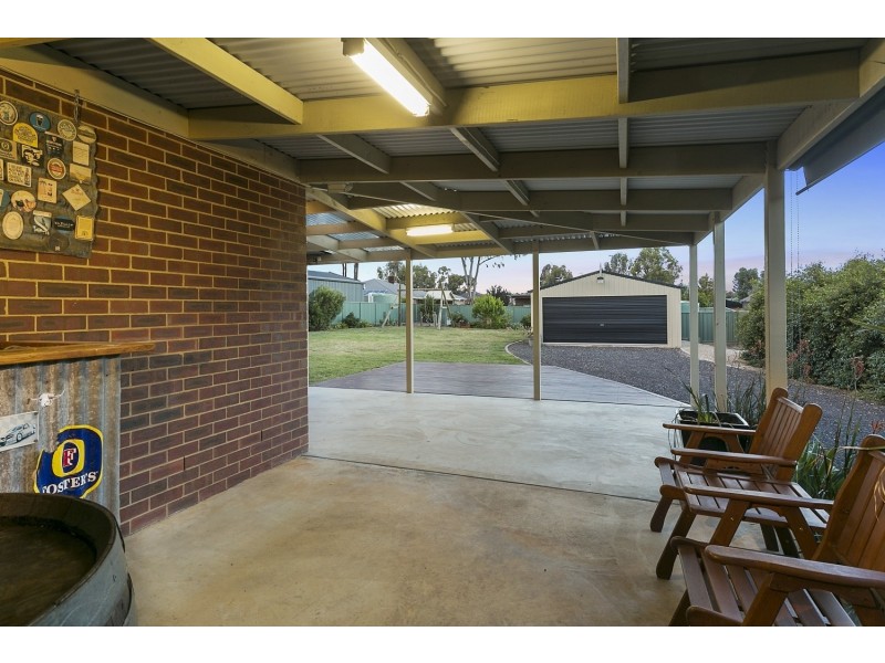14 Meadows Way, Maiden Gully VIC 3551