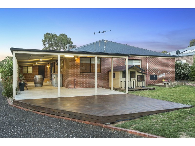 14 Meadows Way, Maiden Gully VIC 3551