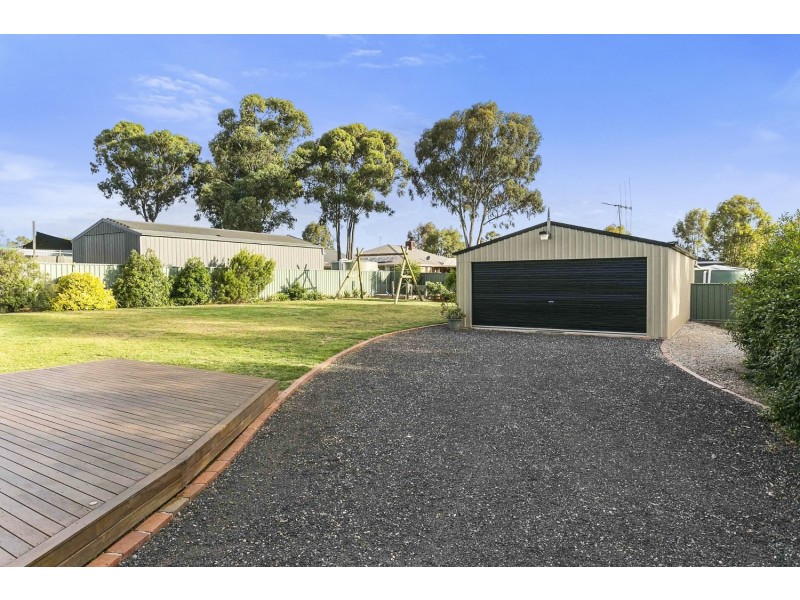 14 Meadows Way, Maiden Gully VIC 3551