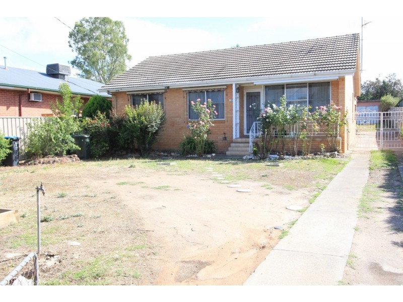 10 Lowndes Street, Kennington VIC 3550