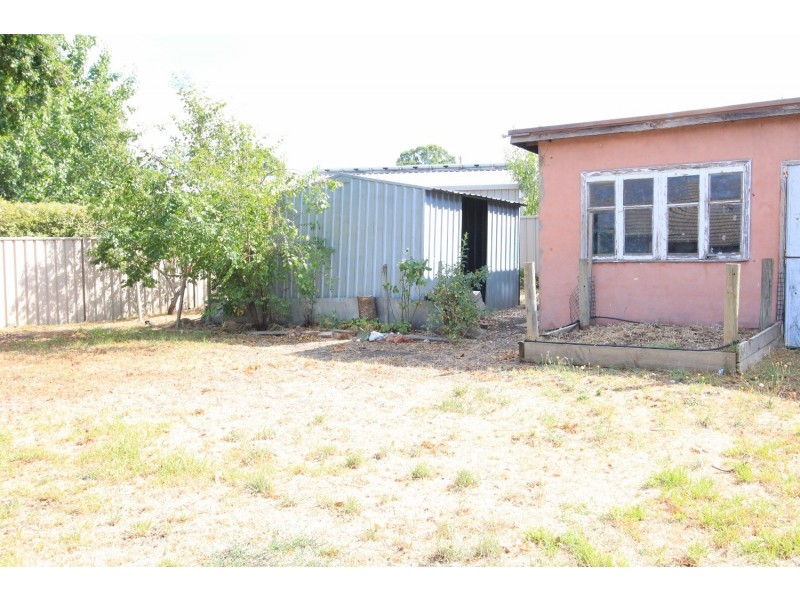 10 Lowndes Street, Kennington VIC 3550