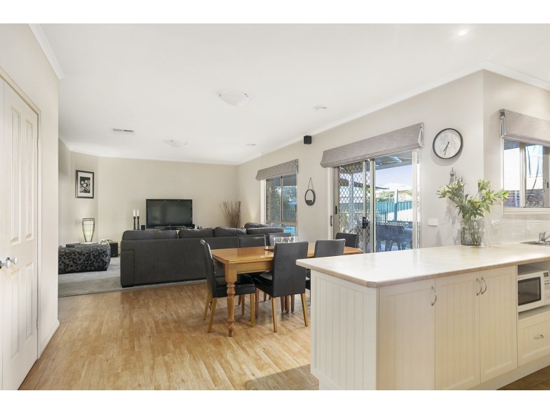 15 Athena Way, Strathfieldsaye VIC 3551