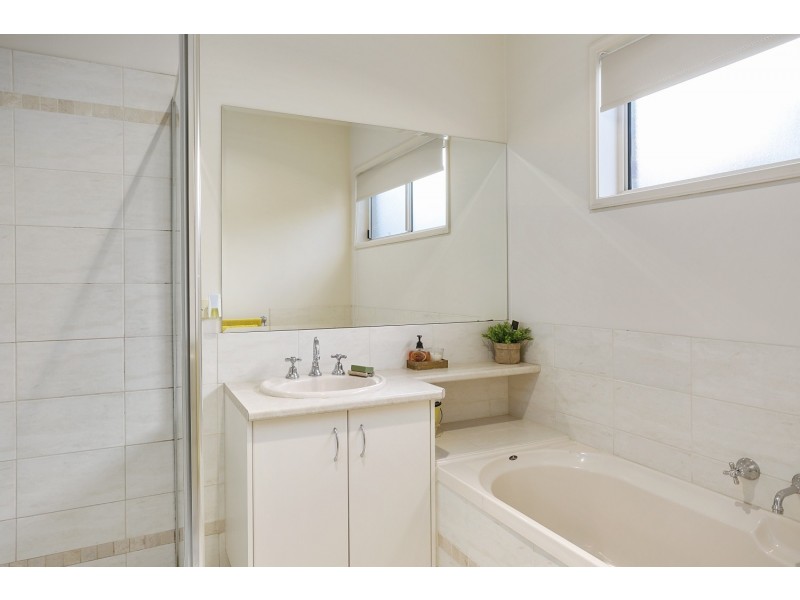 15 Athena Way, Strathfieldsaye VIC 3551