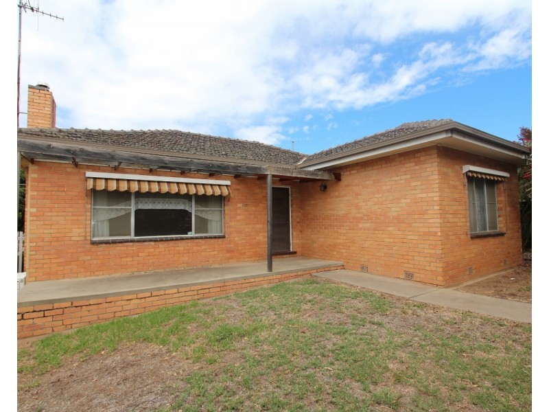 205 Carpenter Street, Quarry Hill VIC 3550
