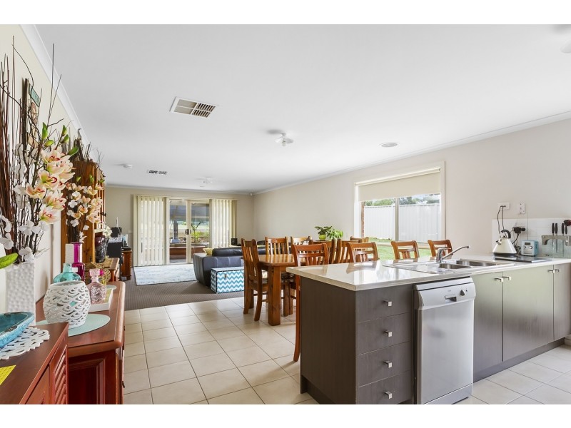 22 Melinda Street, California Gully VIC 3556