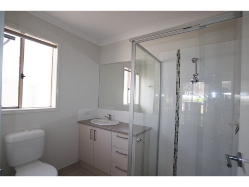 138 Wesley Street, Kangaroo Flat VIC 3555