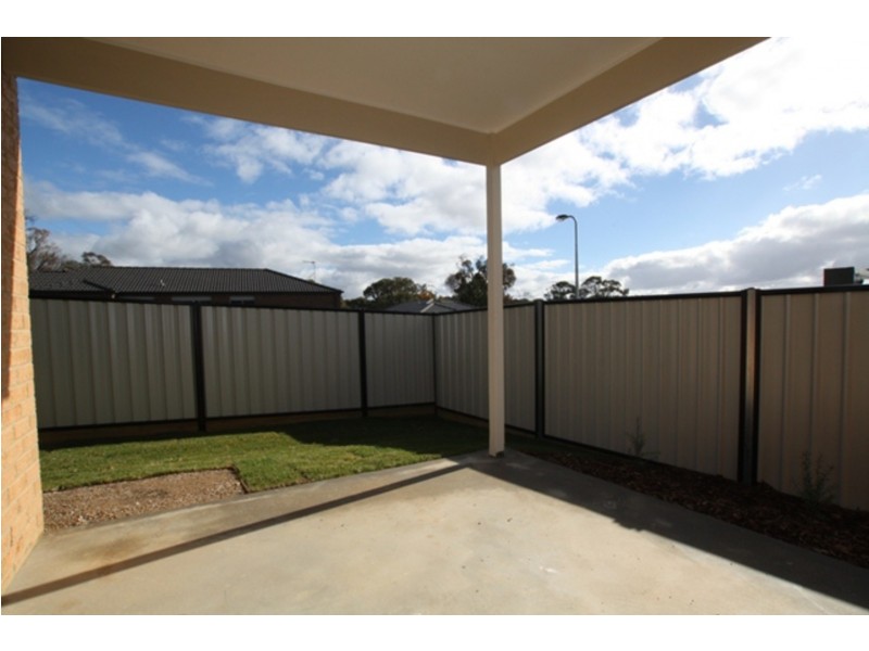 138 Wesley Street, Kangaroo Flat VIC 3555