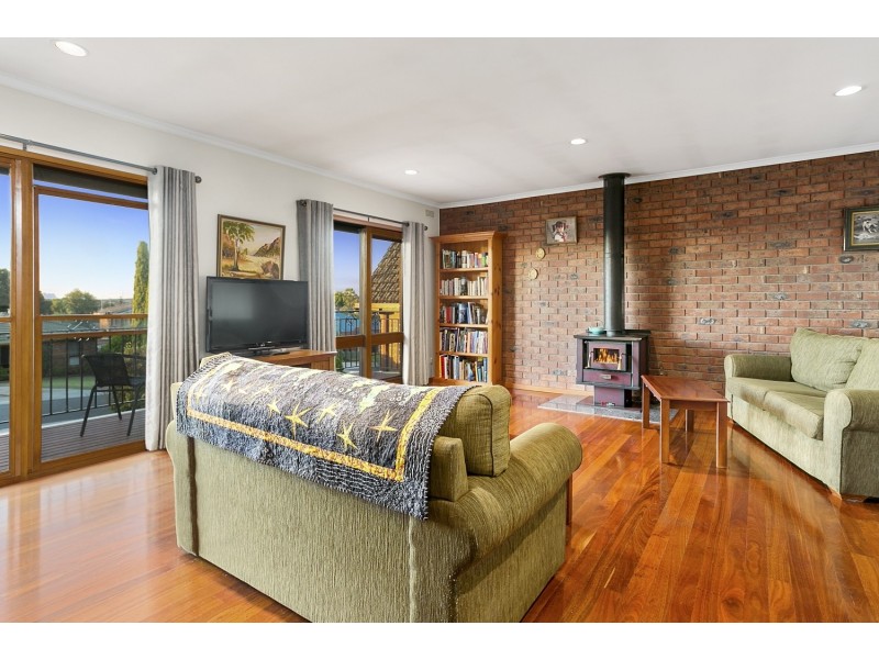 17 Summit Drive, Kennington VIC 3550