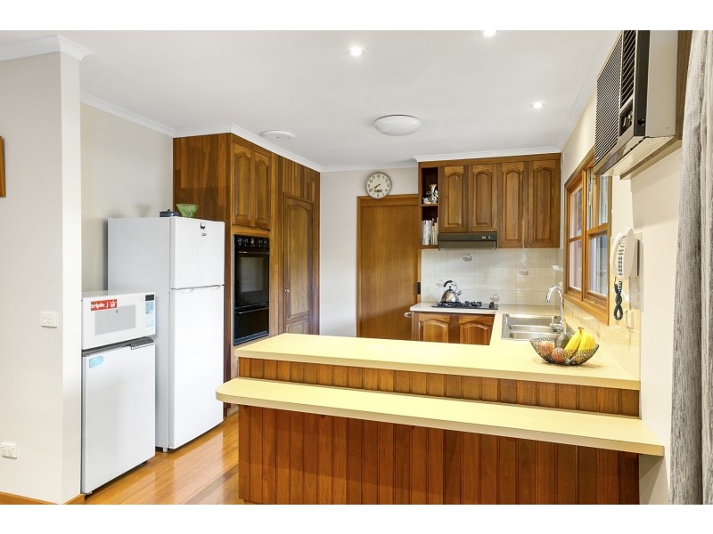 17 Summit Drive, Kennington VIC 3550