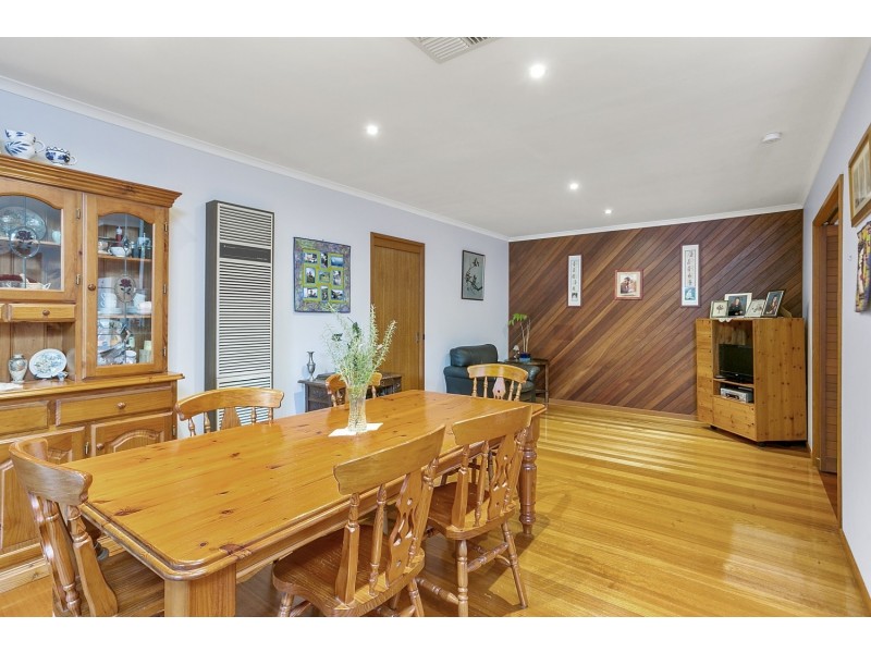 17 Summit Drive, Kennington VIC 3550