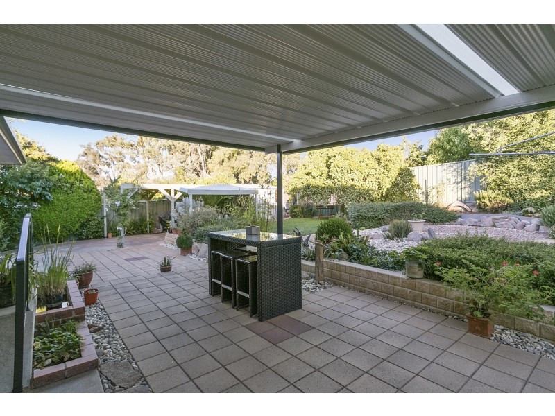 17 Summit Drive, Kennington VIC 3550