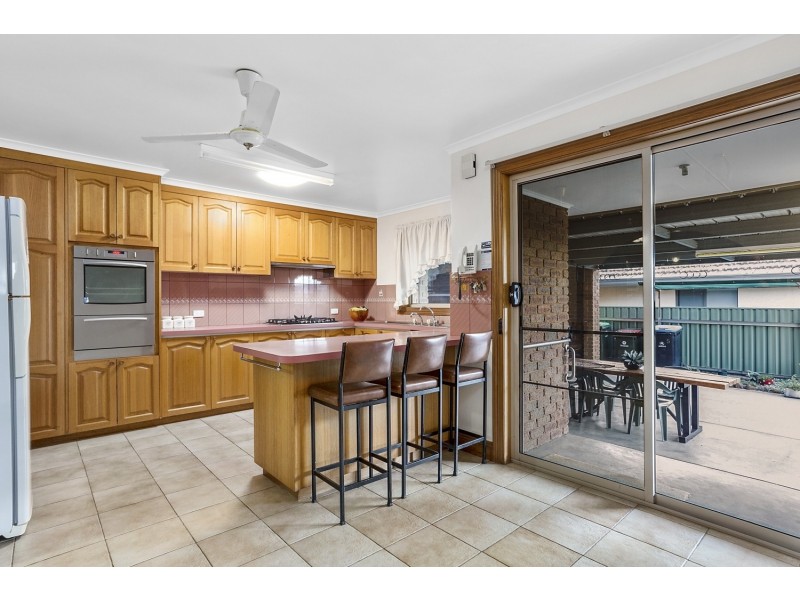 5 Locliff Avenue, Strathdale VIC 3550